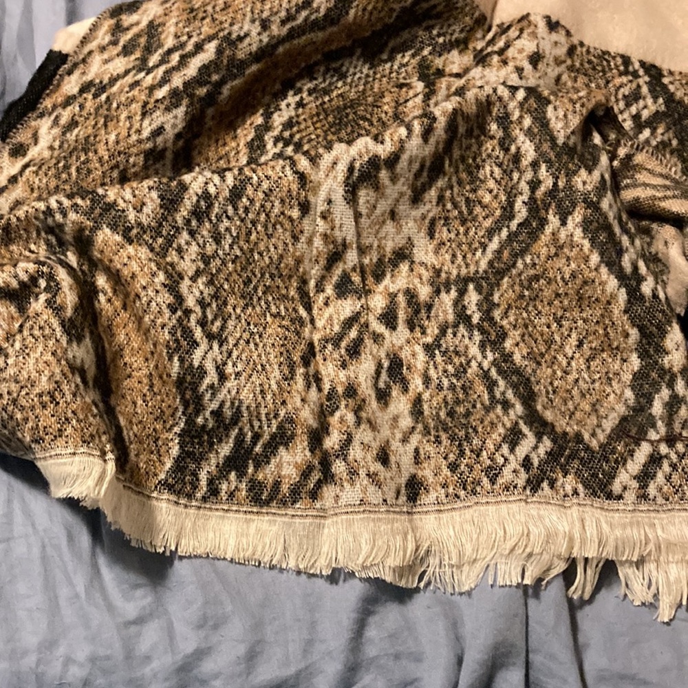 Scarf - Picture 4 of 6